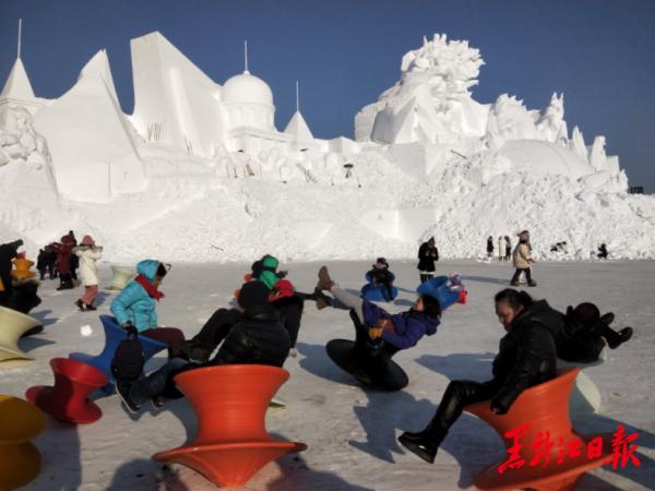 景区次第开！哈尔滨冰雪旅游掀高潮